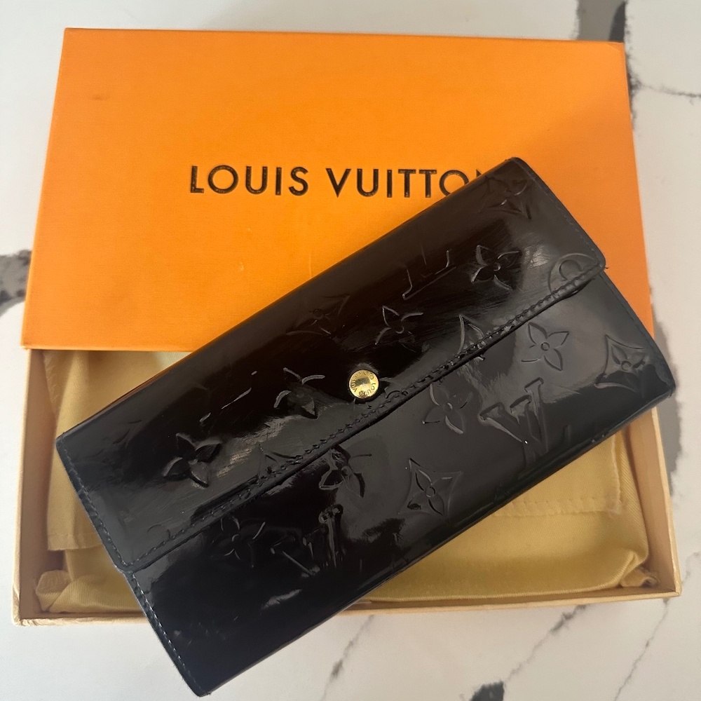 Louis Vuitton Sarah Vernis wallet